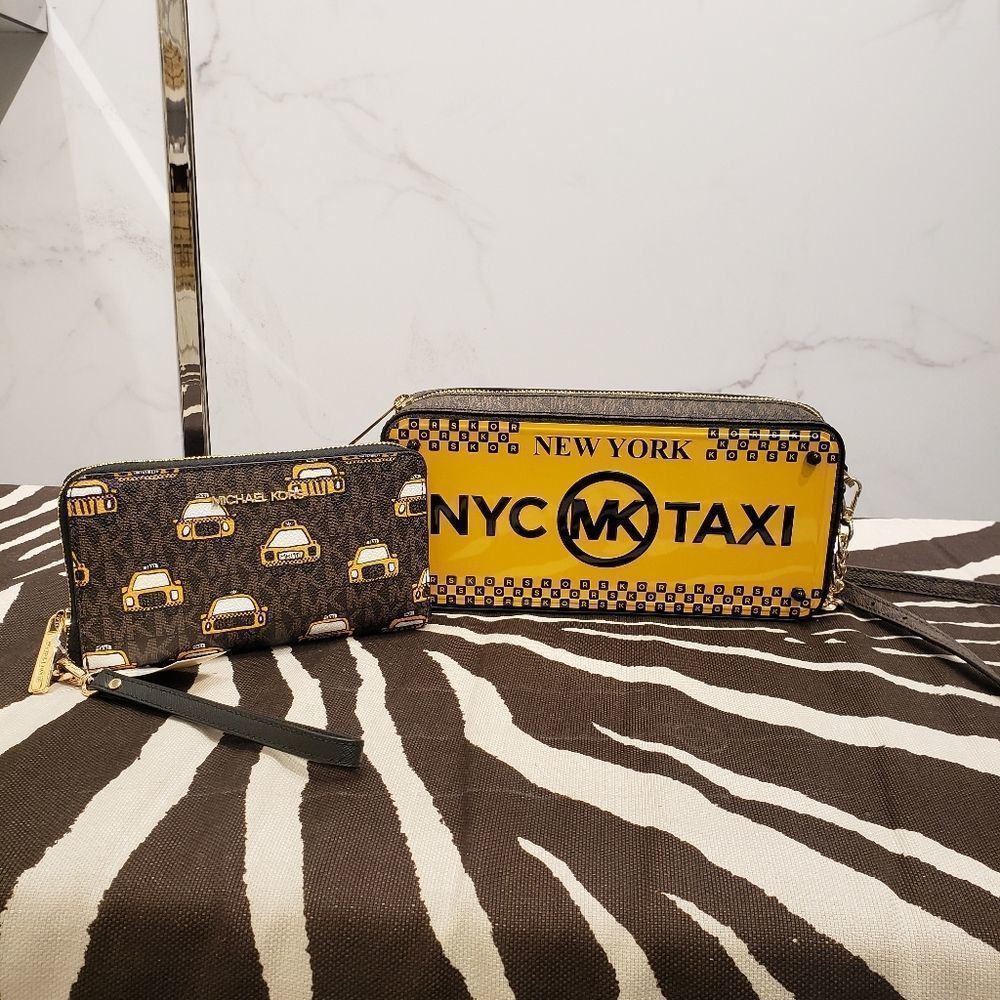 Michael Kors Nyc Taxi Clutch Set